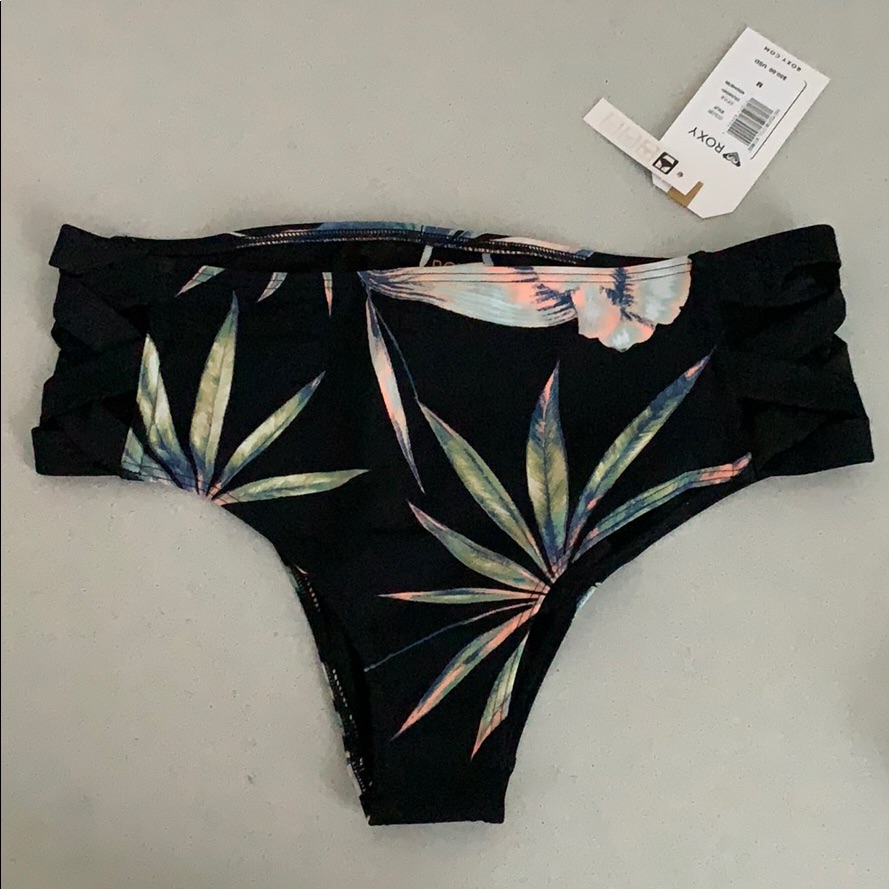 Roxy Bottom